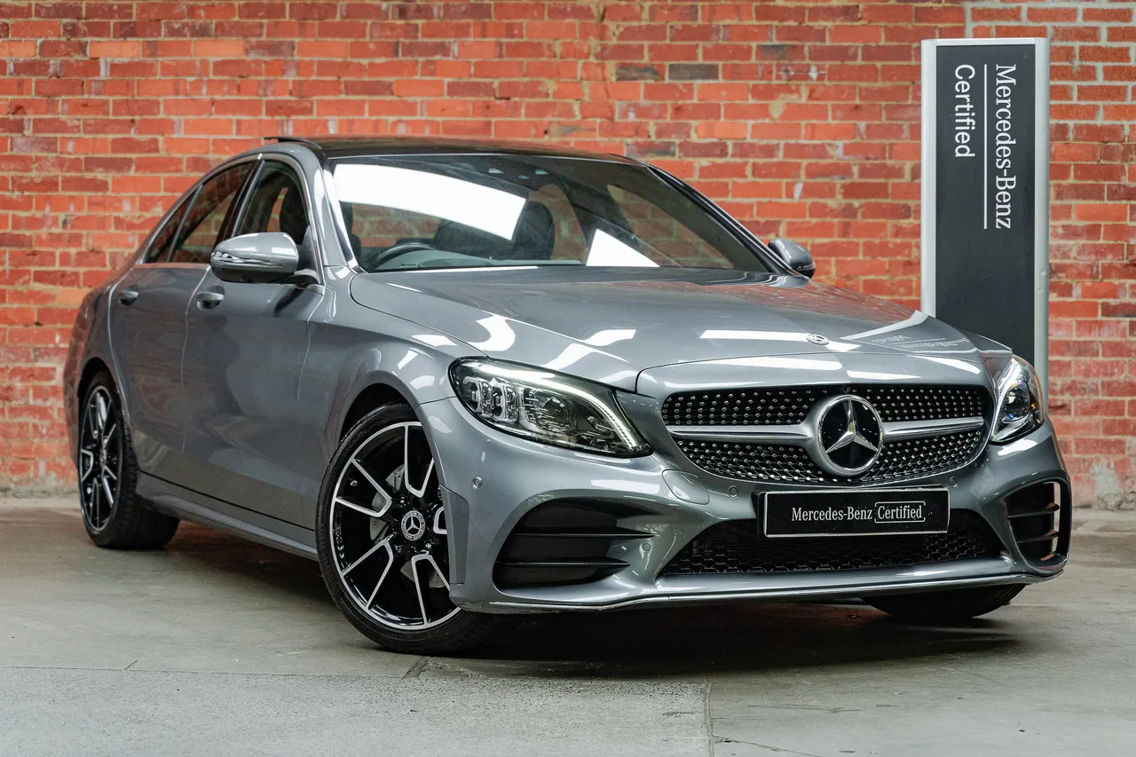 【官方二手车】2019小改款 Mercedes-Benz C200 Sedan带AMG套件